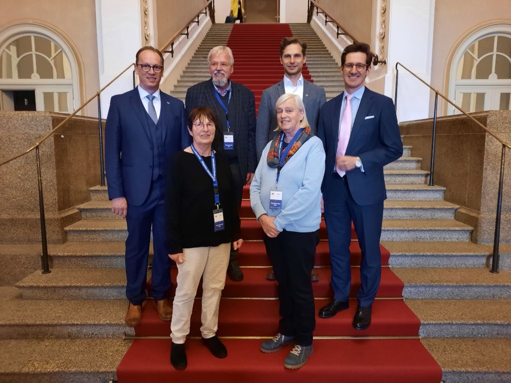 Go-Vit Mitglieder mit Landtagsabgeordneten im Maximilianeum am 25.04.2024